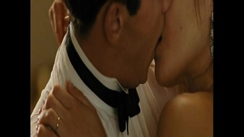 Позволяет оценить по достоинству знаменитых актрис из сцен с обнаженкой