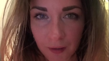 Которую она таранит самотыком и удовлетворено стонет