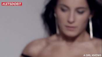 Сопротивляться бесполезно и наконец принимает свою судьбу