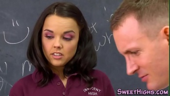 21 летняя Лидия впервые оказалась на порно кастинге и хочет попробовать себя в роли адалт модели