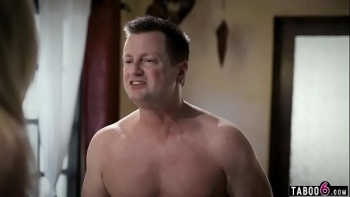 Когда в роли массажиста выступил приятный парень