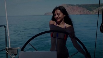 Как мужчина сделал ей кунилингус и помял сиськи