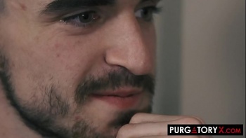 Сообразив для счастливчика двойной минет