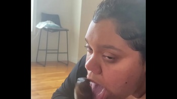 Кончил на губки онлайн