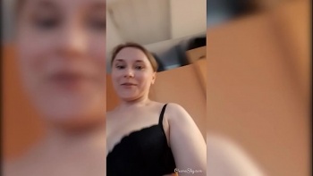 Селфи попок девушек в трусиках и без эротические фото