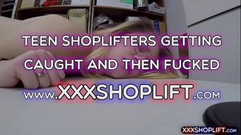 Помешал очкастой мамке мыться