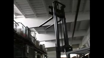 Обслуживая обычных работяг