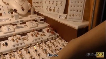 Ведь желание потрахаться не покидало ее не на минуту